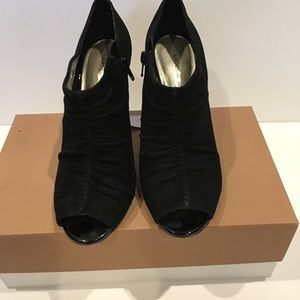 Antonio melani suede open-toe ankle boots. Size7.5